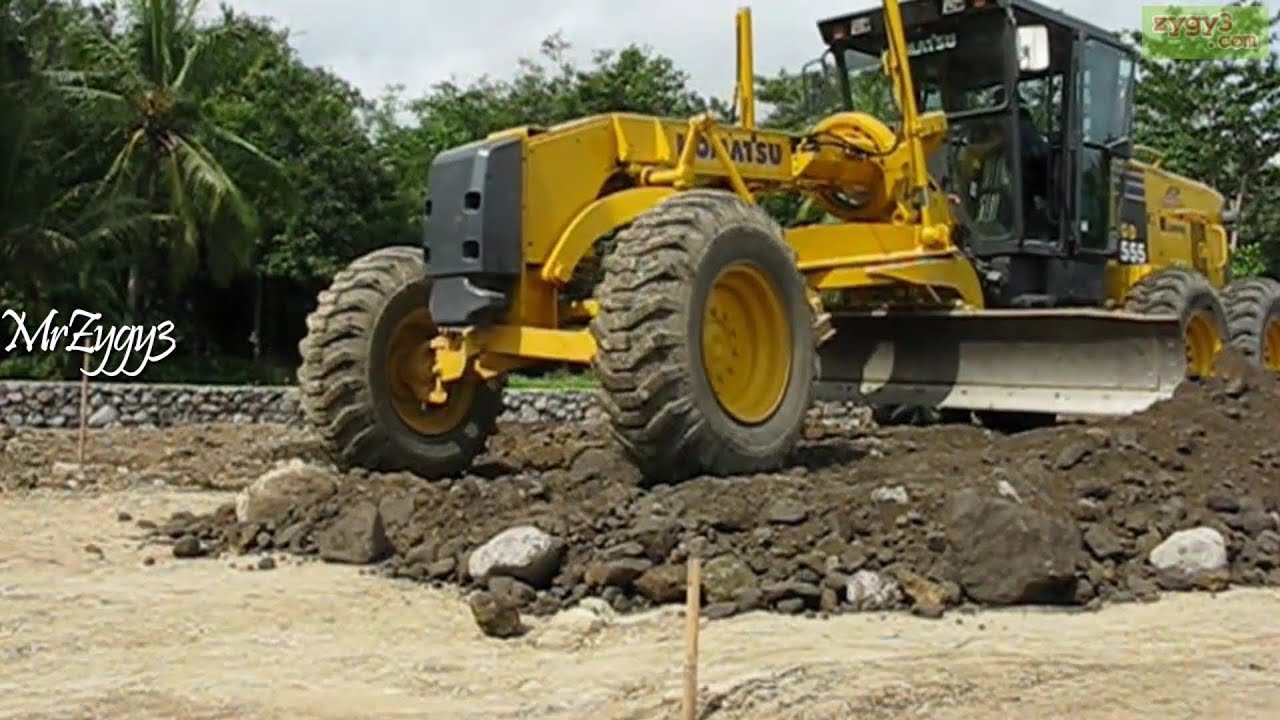 Motor Grader Komatsu GD555