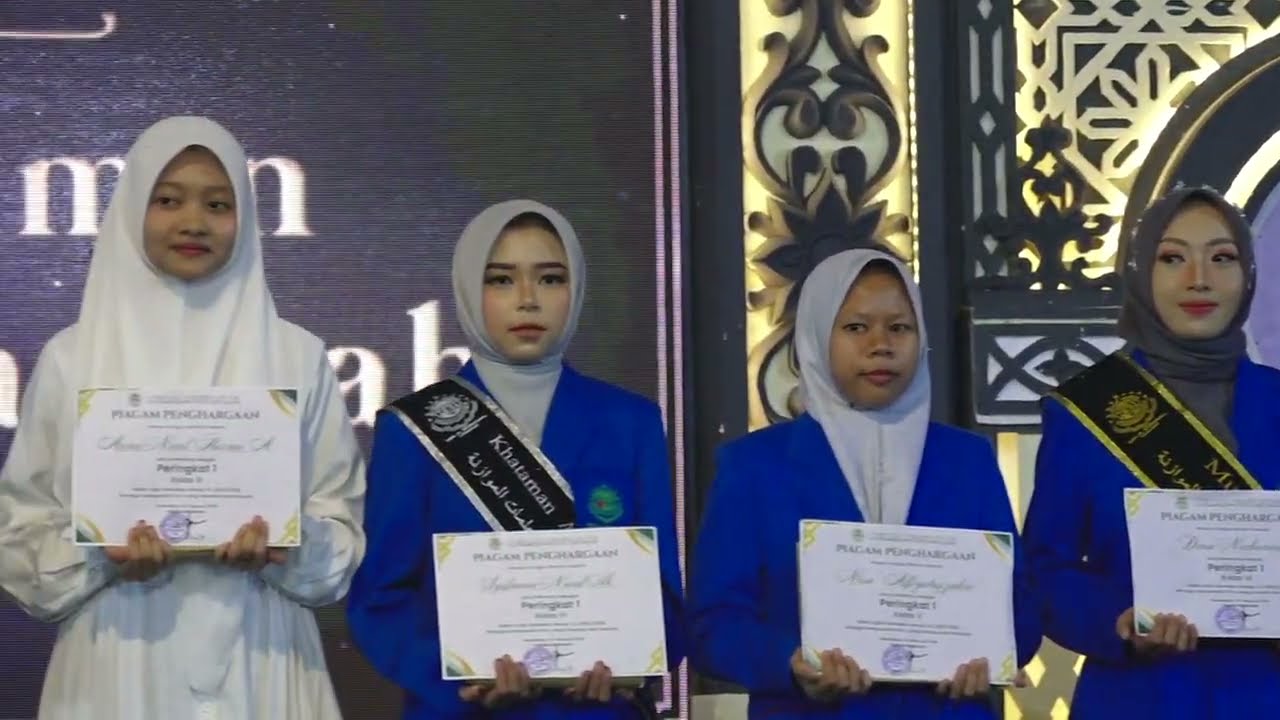 PENYERAHAN PENGHARGA AN SANTRI BERPRESTASI