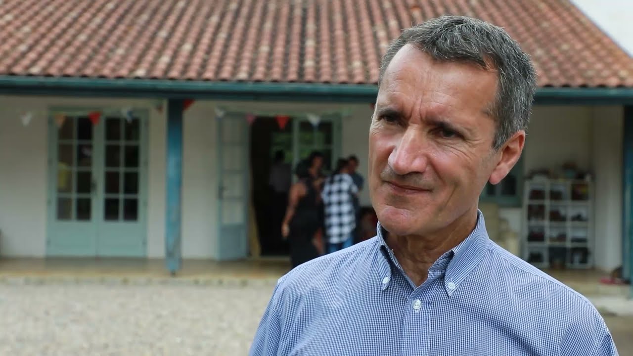visite du garde des Sceaux , ministre de la Justice Eric Dupond-Moretti à la ferme Emmaüs Baudonne .