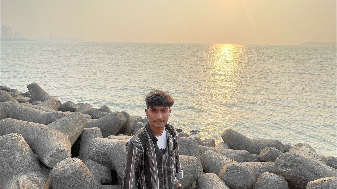 Mumbai Moments: Streets, Sea, and Spirit