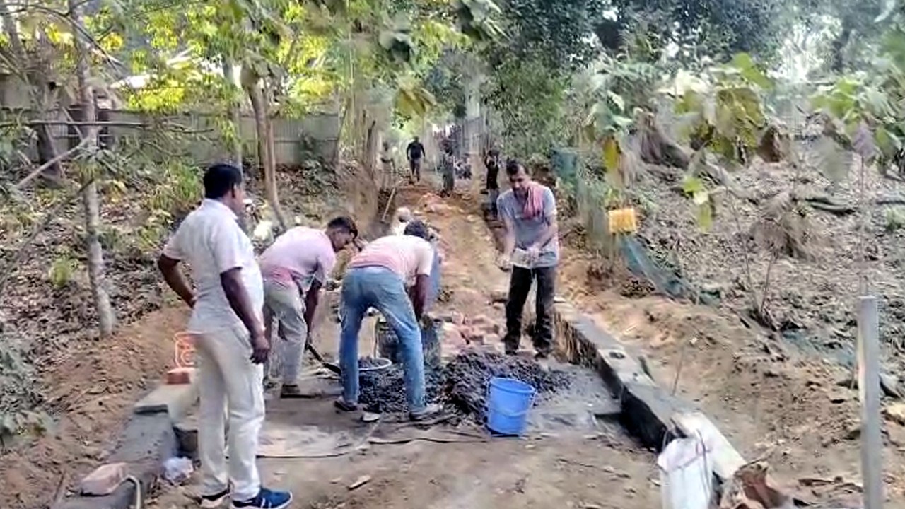 Pranajit Singha Roy ni Luwajijakma bai Tepania R.D Block Amchaio  Development ni Samung Khlaijakha