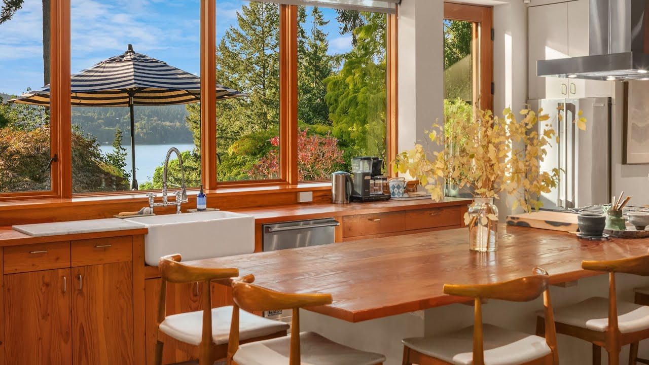 Home Buyers: Don’t Miss This Vashon Island Gem - Tour & Features