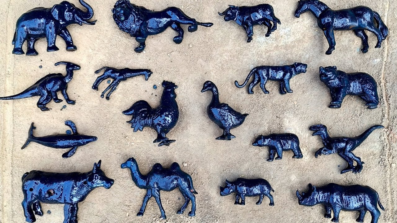 Cleaning toy animals Duck, Rhino, Dinosaur, Shark, Camel, Bear, Elephant, Lion, Hen, Giraffe,Buffalo