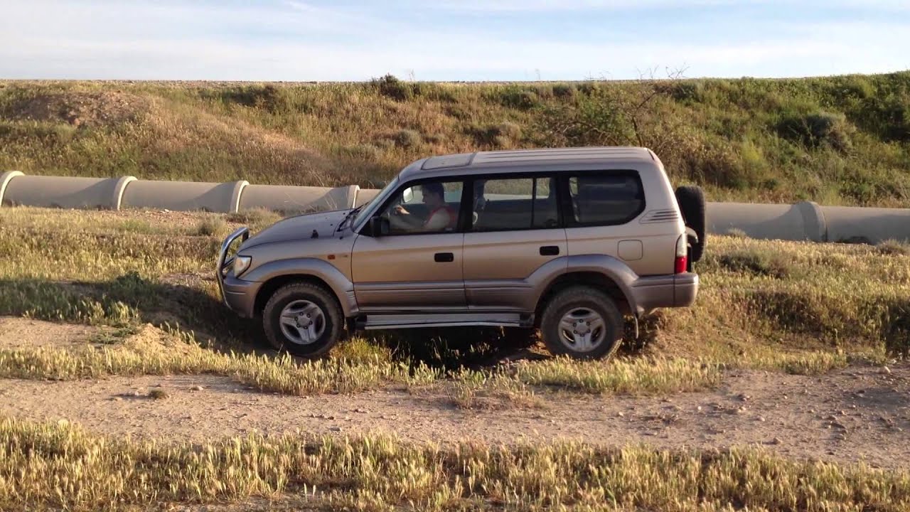 Toyota Land Cruiser KDJ 95 VX cruce de puentes en Zuera (Zaragoza)