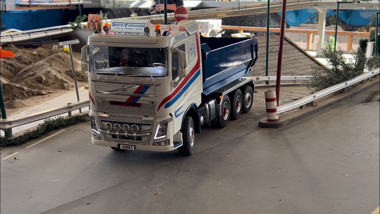 RC Truckers - indoor 1/14 miniature world - #Tamiya #RcTruck #tippertruck