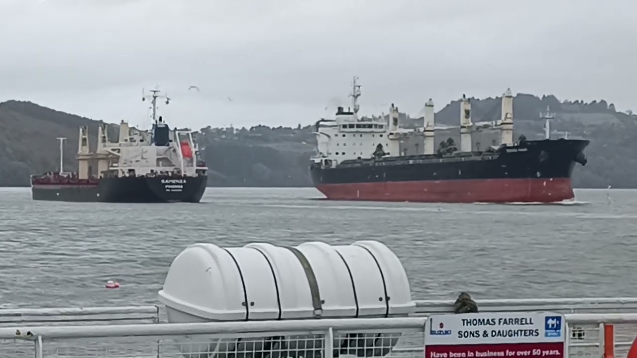 Shipping in Waterford estuary 🇮🇪