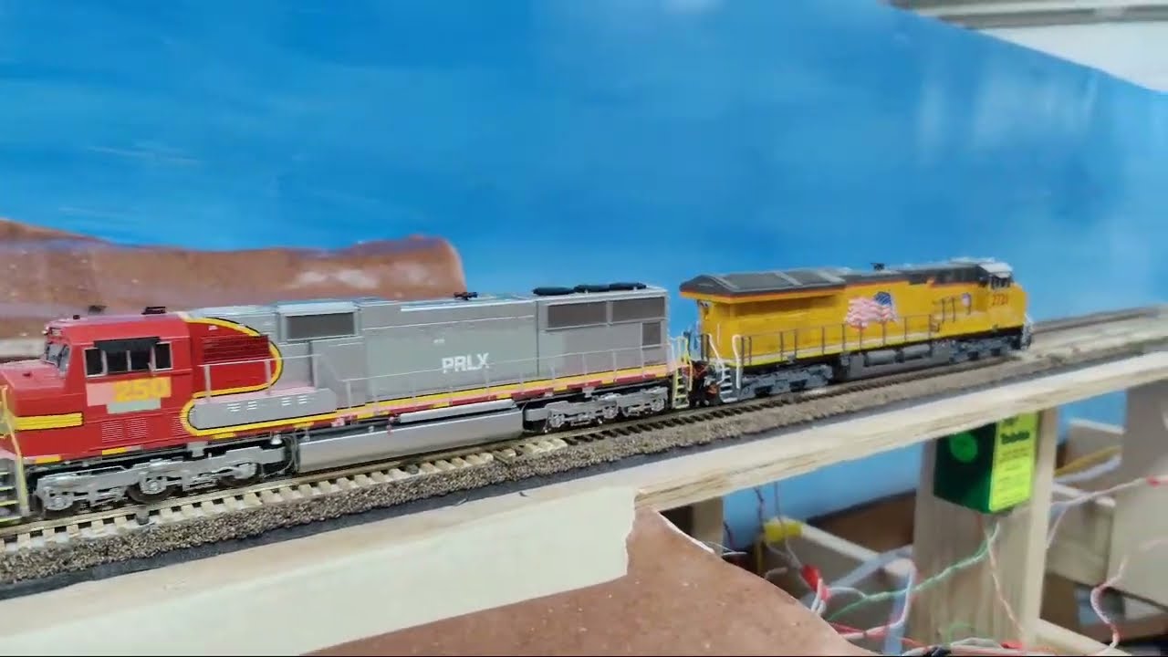 Friday Night Freights - HO Scale Model Train Layout in Action - Union Pacific Railroad Evanston Sub