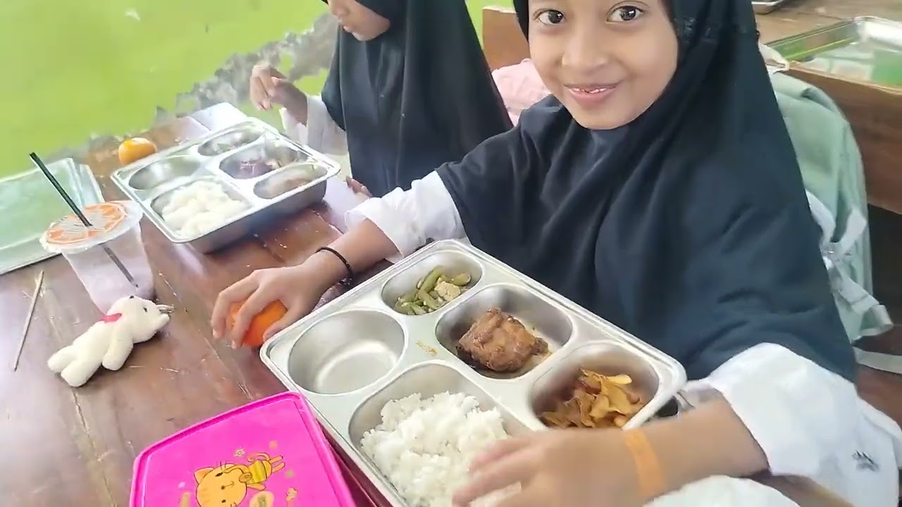 MBG ( Makan Bergizi Gratis ) Ayam kecap