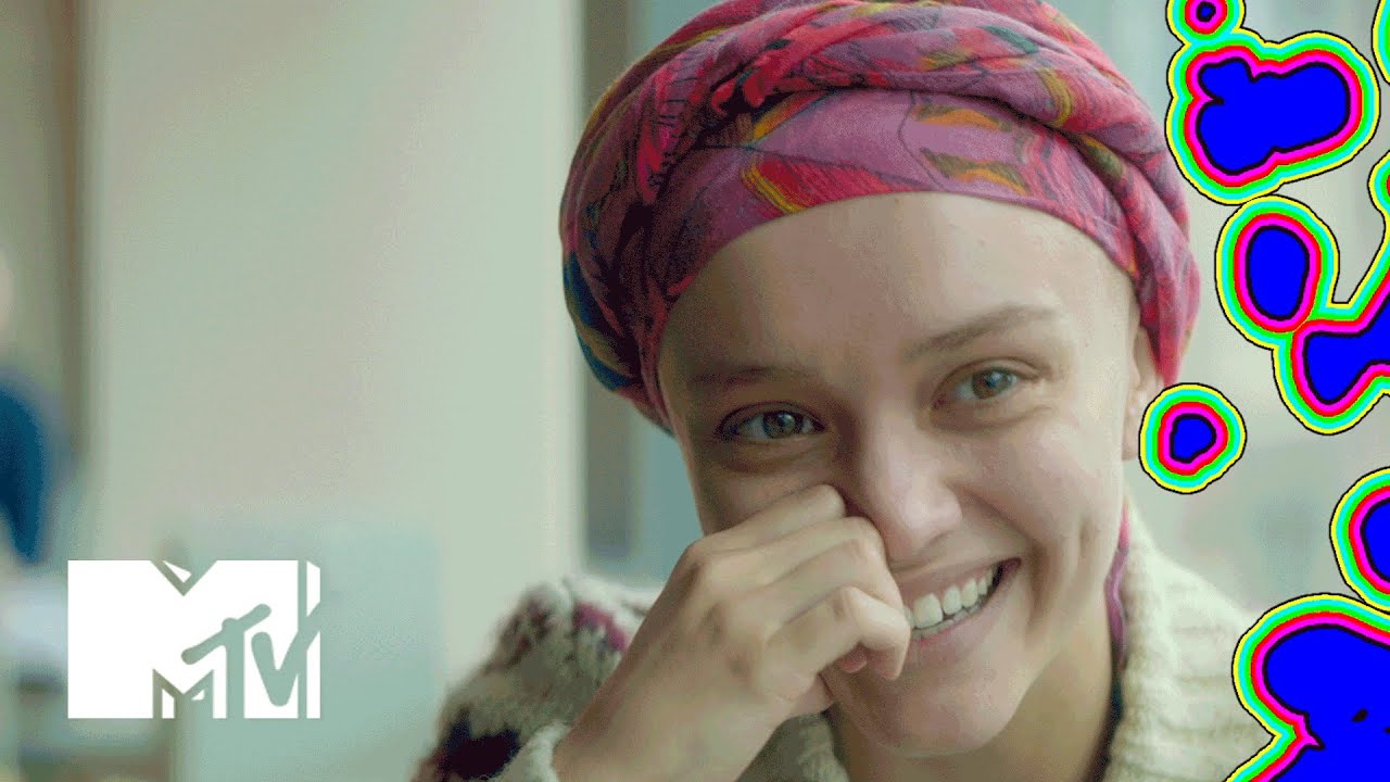 Olivia Cooke & Thomas Mann Talk Head Shaving For ‘Me And Earl And The Dying Girl’ | MTV News
