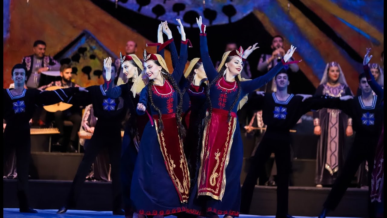 Altounian Folk Ensemble - Armenian Girls / Ալթունյան պետական անսամբլ - Հայոց աղջիկներ