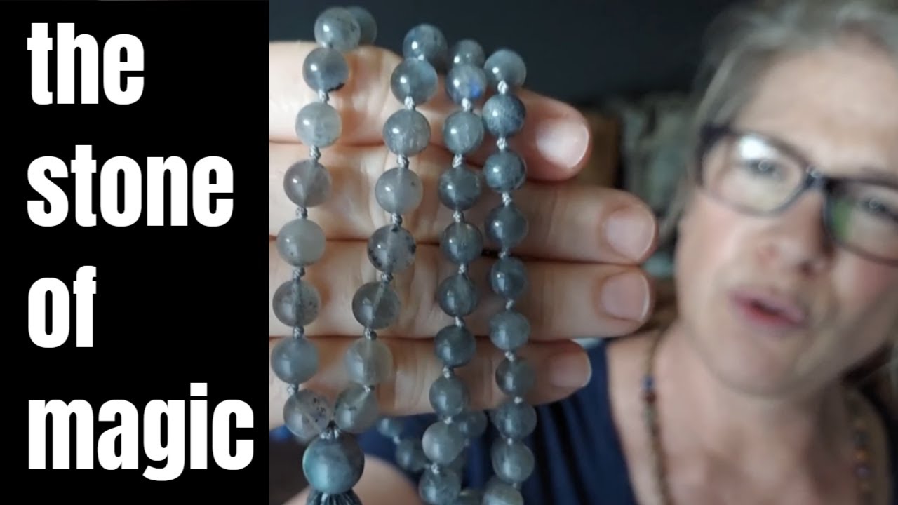 🌌LABRADORITE Crystal Magic ~ Crystal Healing, Spiritual Meaning & Hidden Powers✨