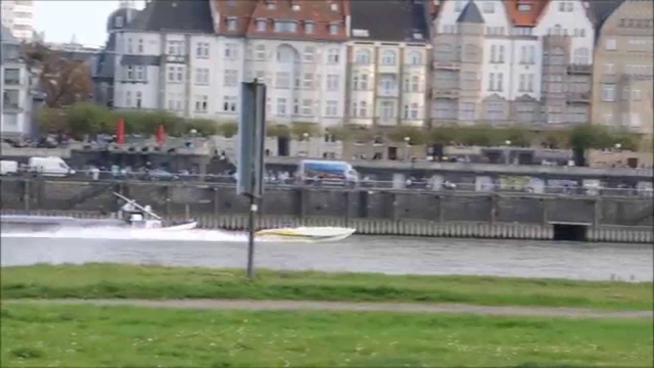 Speedboot auf dem Rhein bei D&uuml;sseldorf