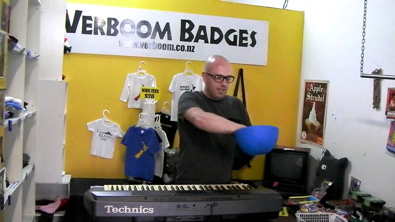 Prize Draw and Amazing Guns'n'roses Coolio Keyboard playing at Verboom