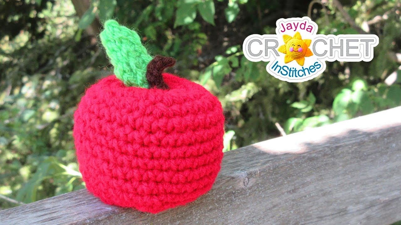 Apple Food Ornament Crochet Pattern & Tutorial