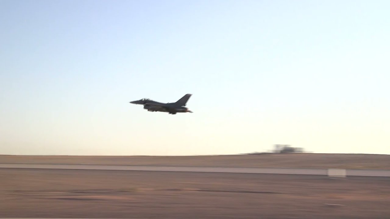 Two F-16C Fighting Falcons &bull; Taking Off &bull; Saudi Arabia