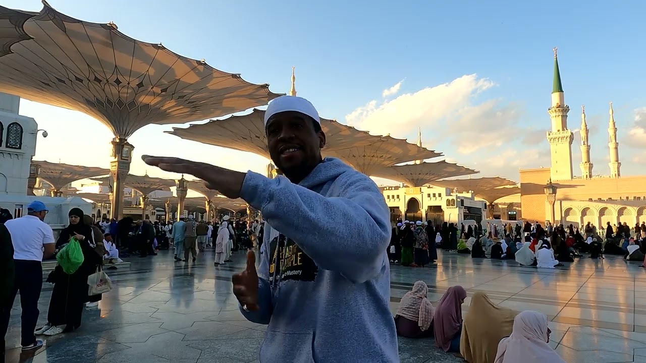 Tour of Madinah's Masjid An-Nabawi Courtyard & Al Baqi Grave Site