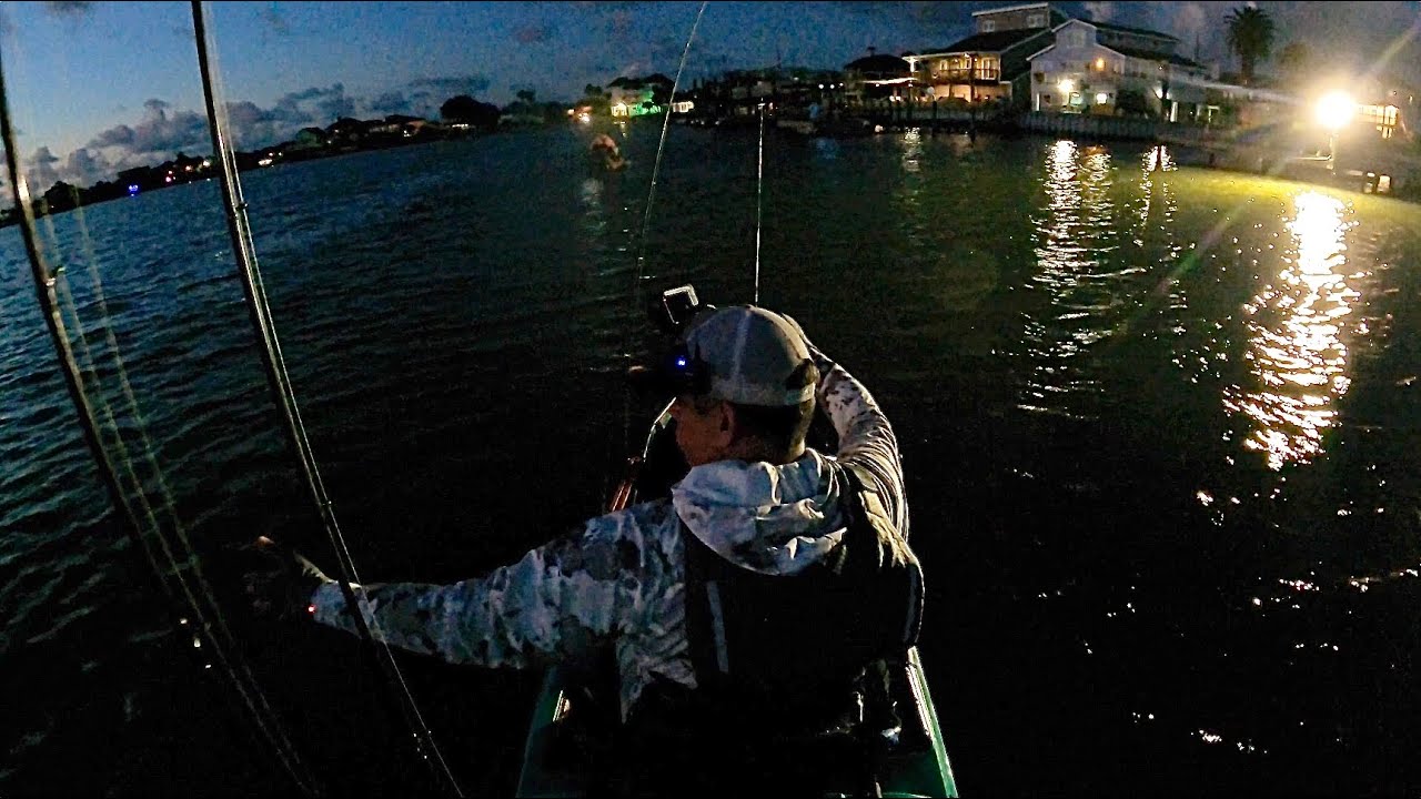 (S5 Ep138) Night fishing community docks / Didn’t expect this to happen!
