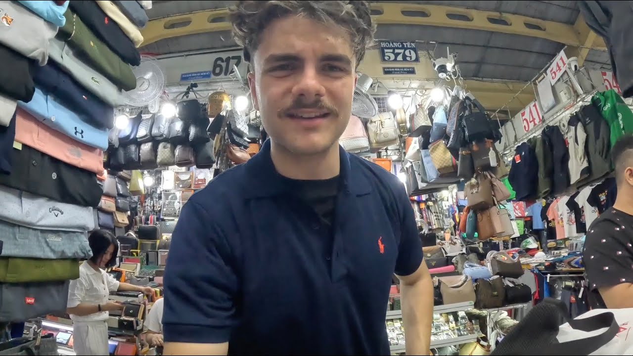 I explored Vietnam's ICONIC market!! 🇻🇳