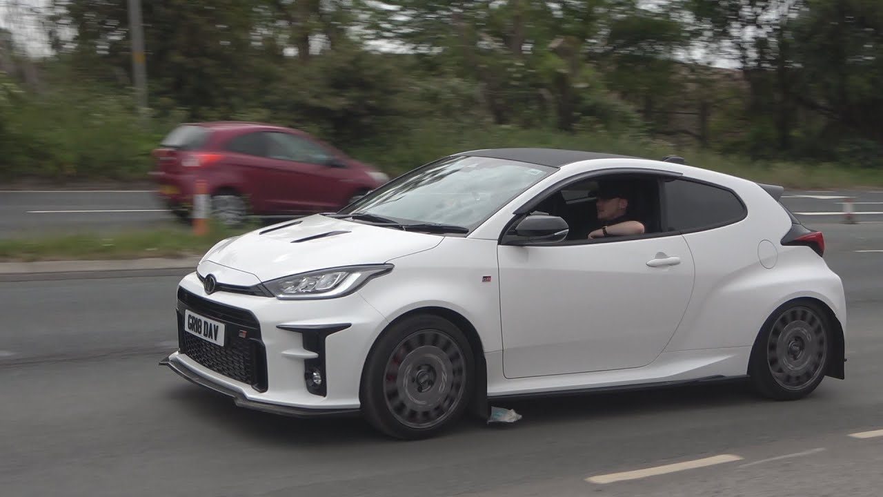 Toyota GR Yaris EXHAUST SOUND - LOUD Acceleration!