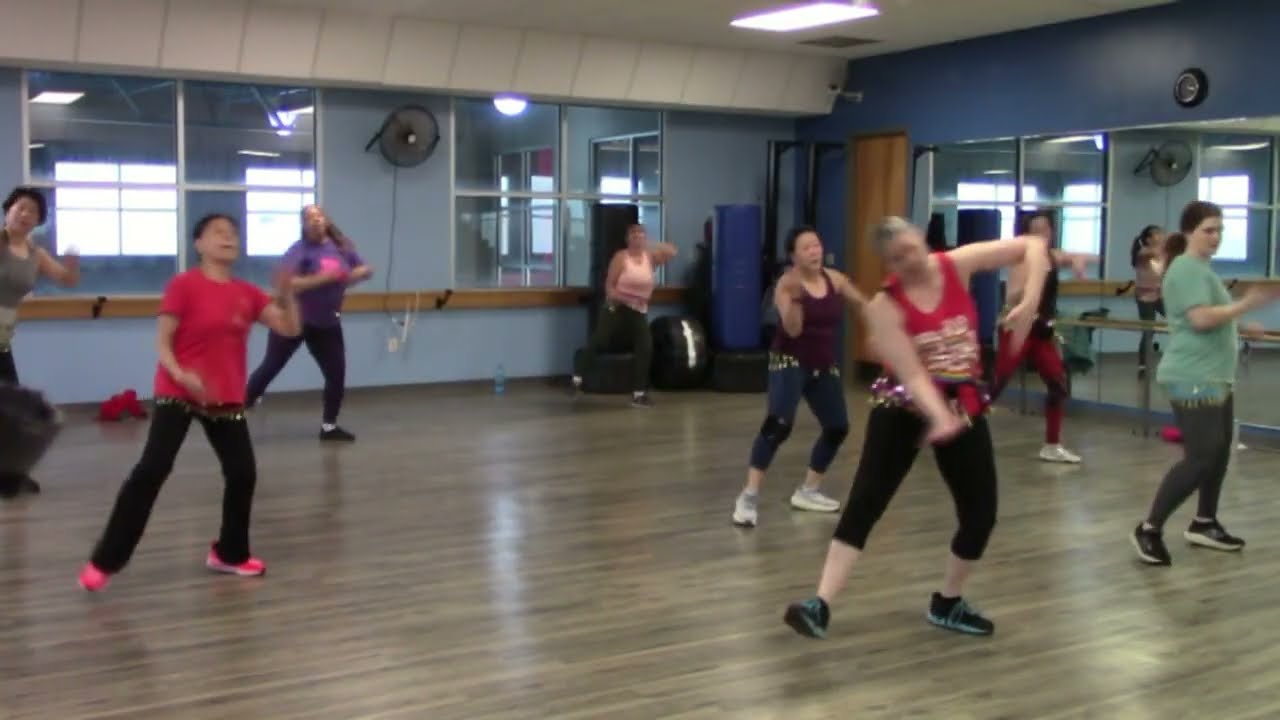 Sonríele (Daddy Yankee) - ZUMBA ROUTINE