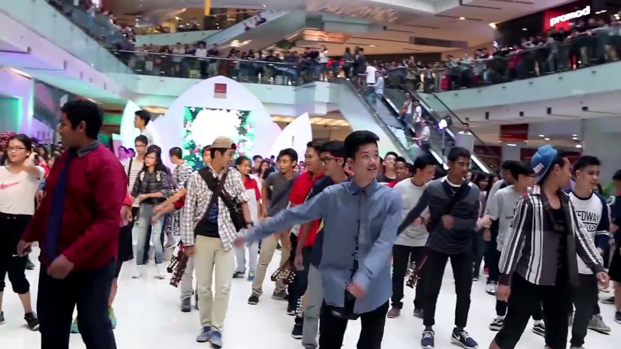 Flashmob Senam Bahagia SMA St  LOUIS 2