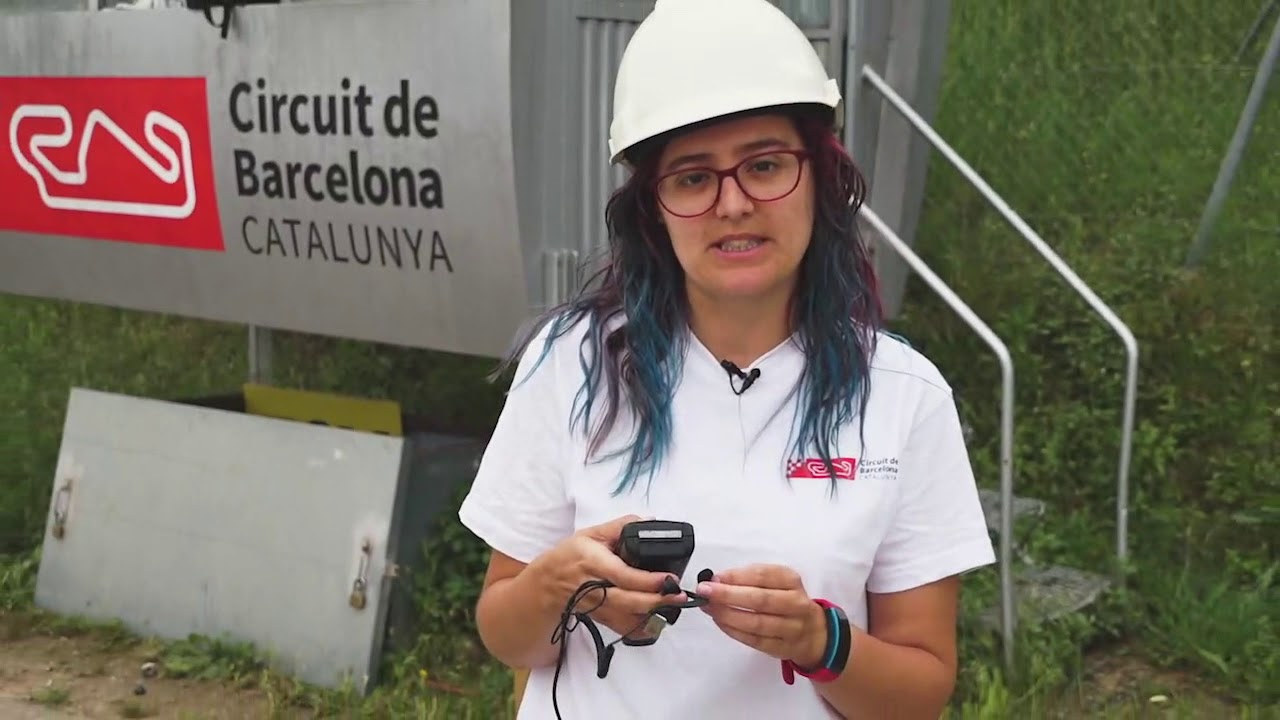 ¿Sabes cómo trabaja un comisario de pista en un circuito?