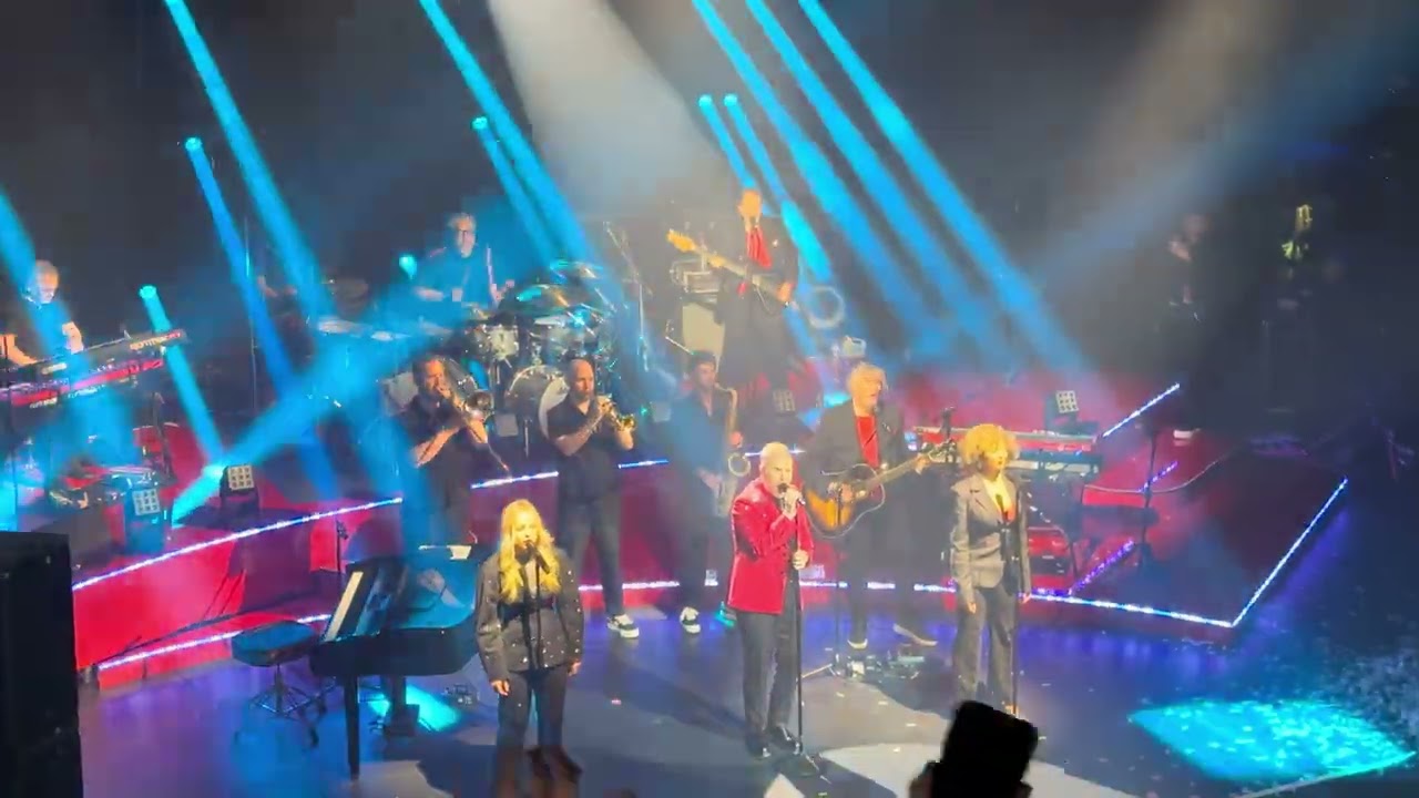 Gary Barlow - live at the Olympia theatre Dublin -  Back for Good & Rule the World & Never Forget