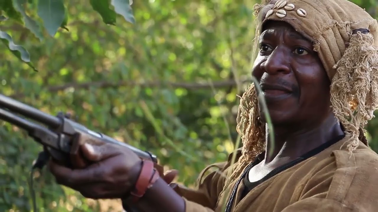 Le Singe et le chasseur: Foudroyeur Foudroyé- Episode 01: