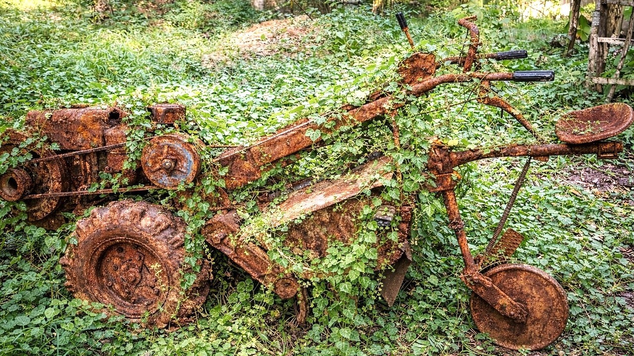 Transforming A Scrap Tiller Into A Brand New Machine  // A Spectacular Revival In A Wasteland Garden