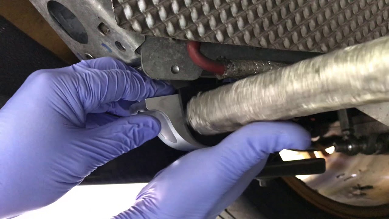 Lotus Evora Suspension: Powerflex Anti-Roll Bar Bushings Installation