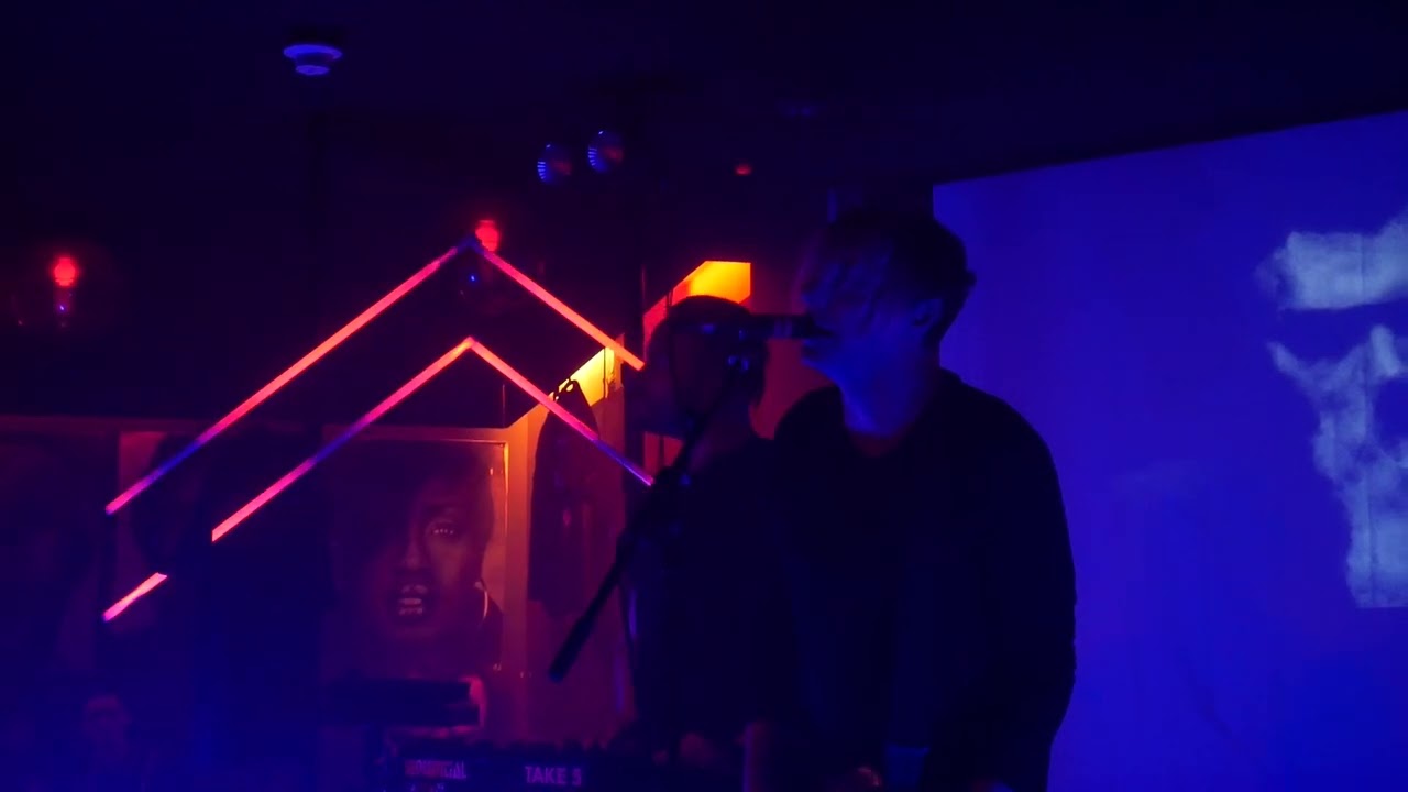 Traitrs - This Sick Kiss
