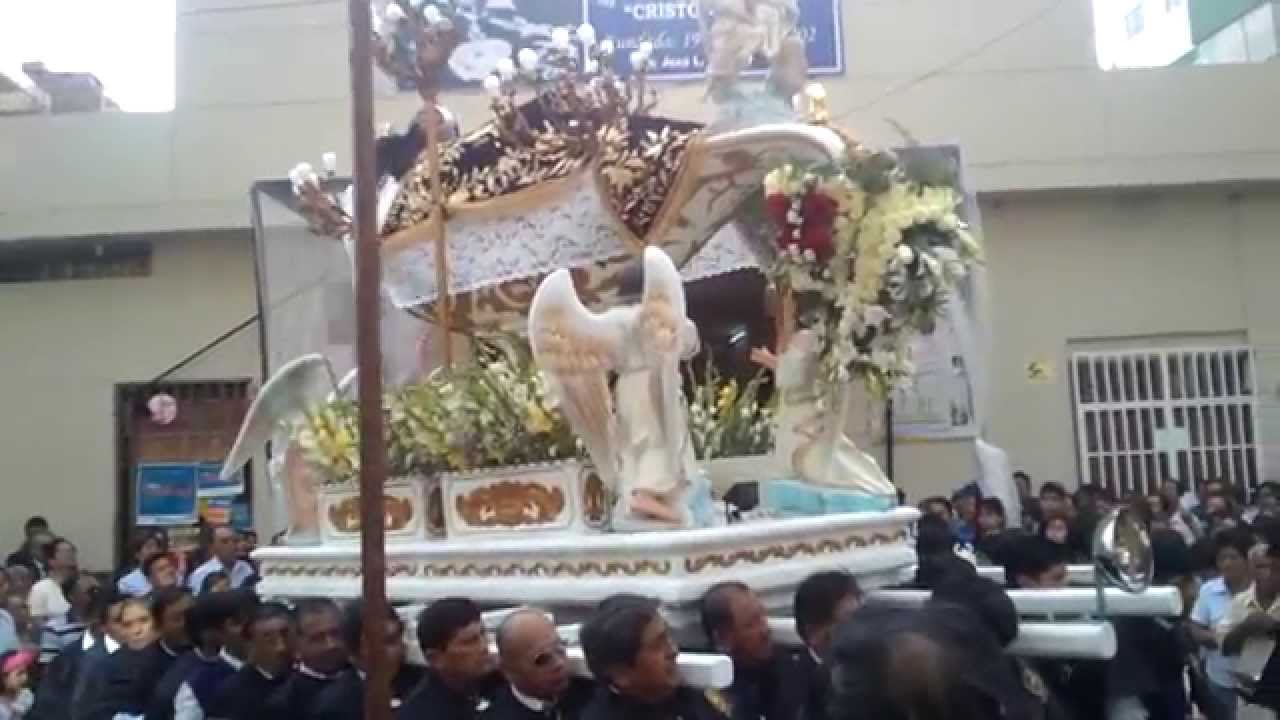 Salida del Cristo Yacente y Virgen Dolorosa en viernes santo hacia la catedral - Chiclayo
