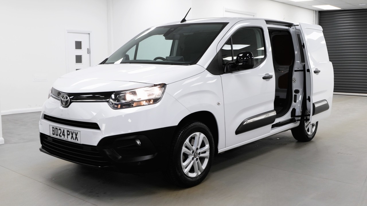 Toyota ProAce City 1.5 Design Edition BlueHDI 130 BHP L1 SWB Automatic 6dr - BD24 PXX - VanStar