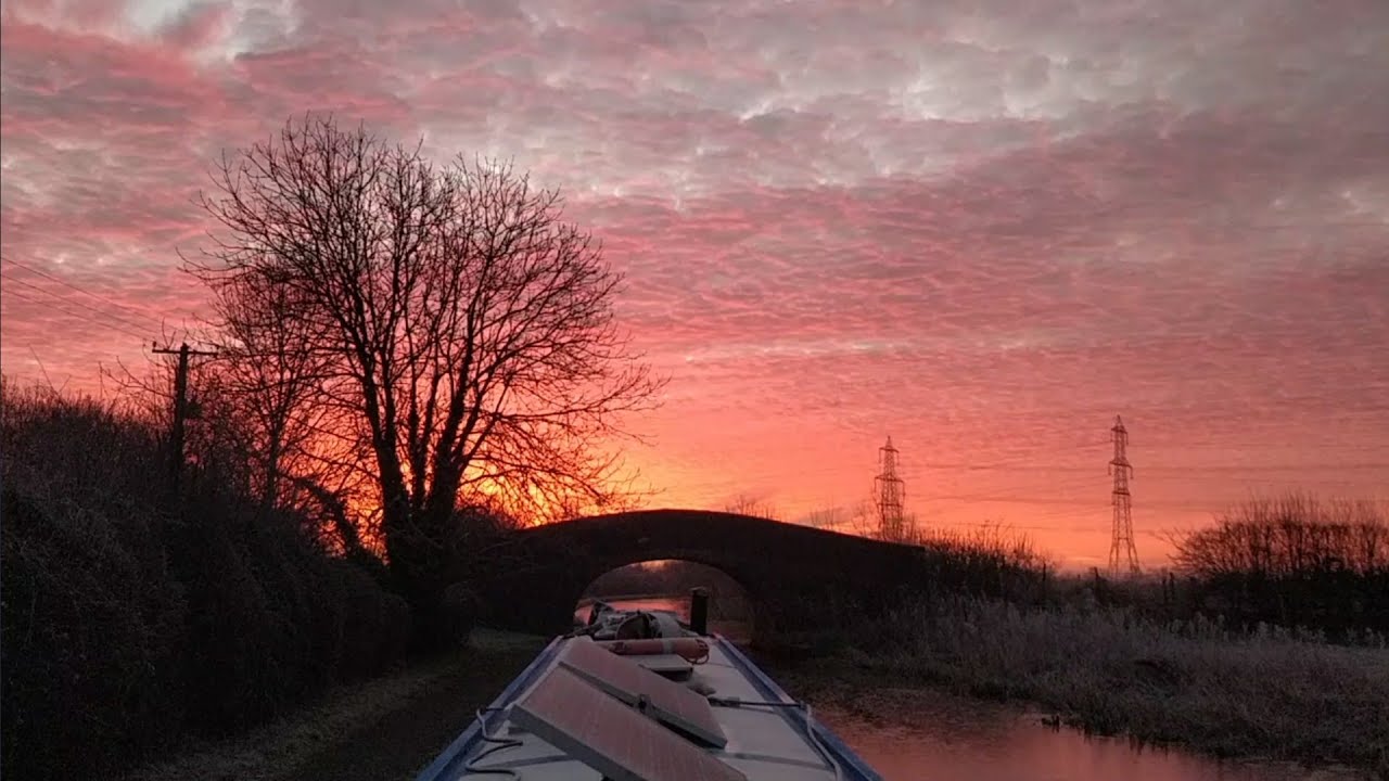 Leaving Ellesmere port by narrowboat. Chester city bound.#288