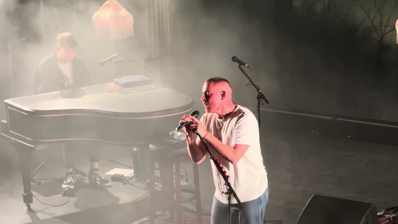 Dermot Kennedy - 