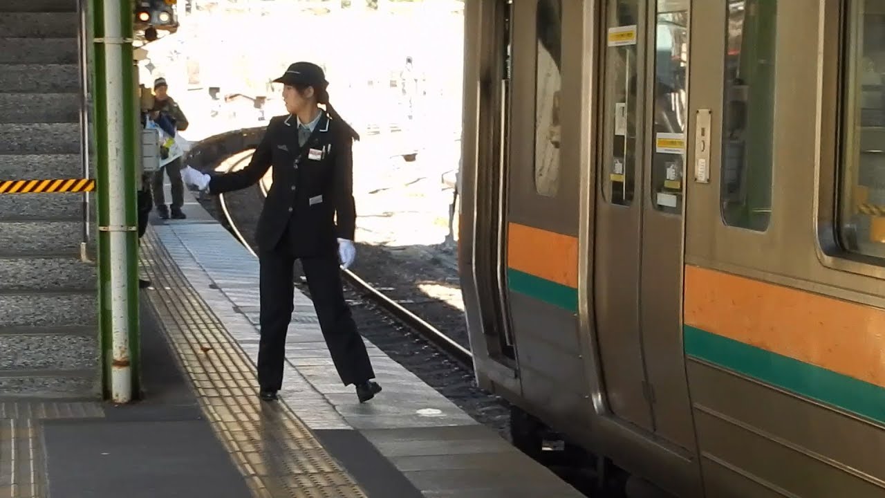 211系上越線女性車掌