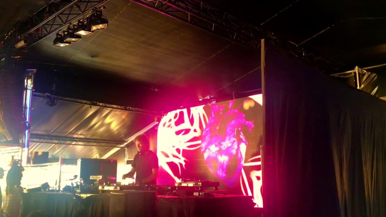 Hernan Cattaneo playing Mariano Favre - Obscurial (Mir Omar Remix) @ Balaton Sound Festival