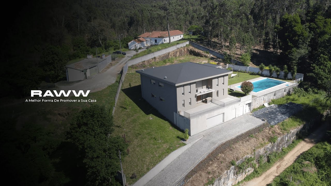 RAWW | Moradia T5 By ERA VALONGO