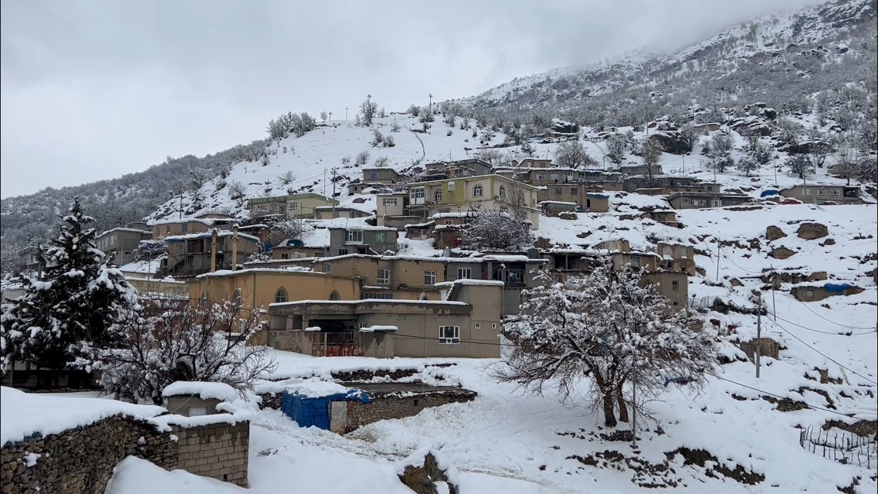 گۆرانی ڕەسەنی کوردی و ژیانی گوند لە زستان ـ Original Kurdish song and village life in winter
