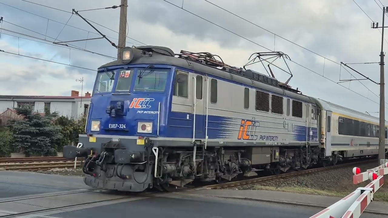 EU07-324 + IC 5620 