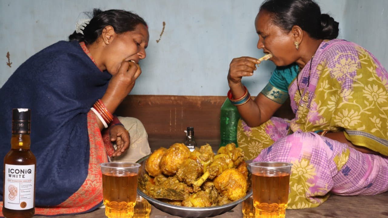 Desi Chicken Masala Curry Eating And Drink Wine Village Women ||