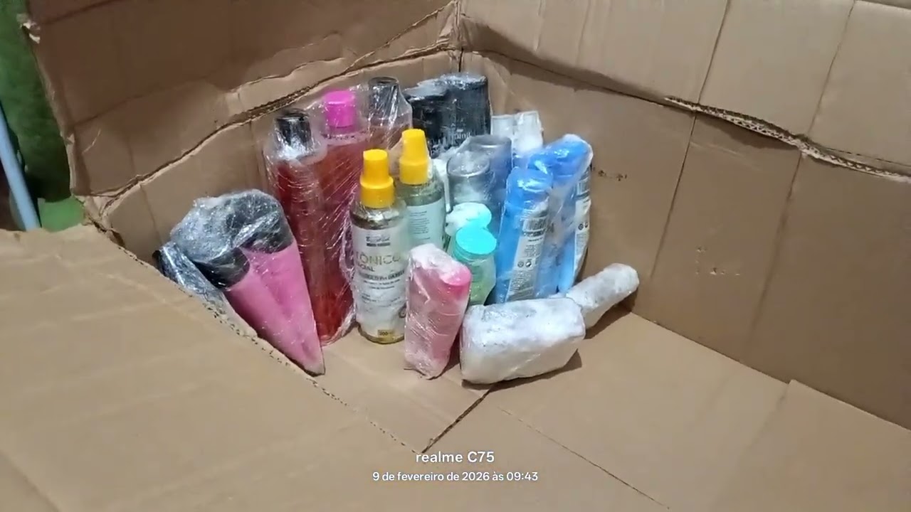 Abertura de caixa de maquiagem pra loja em casa