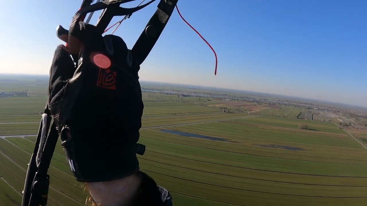 Ameide - The Netherlands - 08-03-2025 - 15:54 - Maurik Paragliding