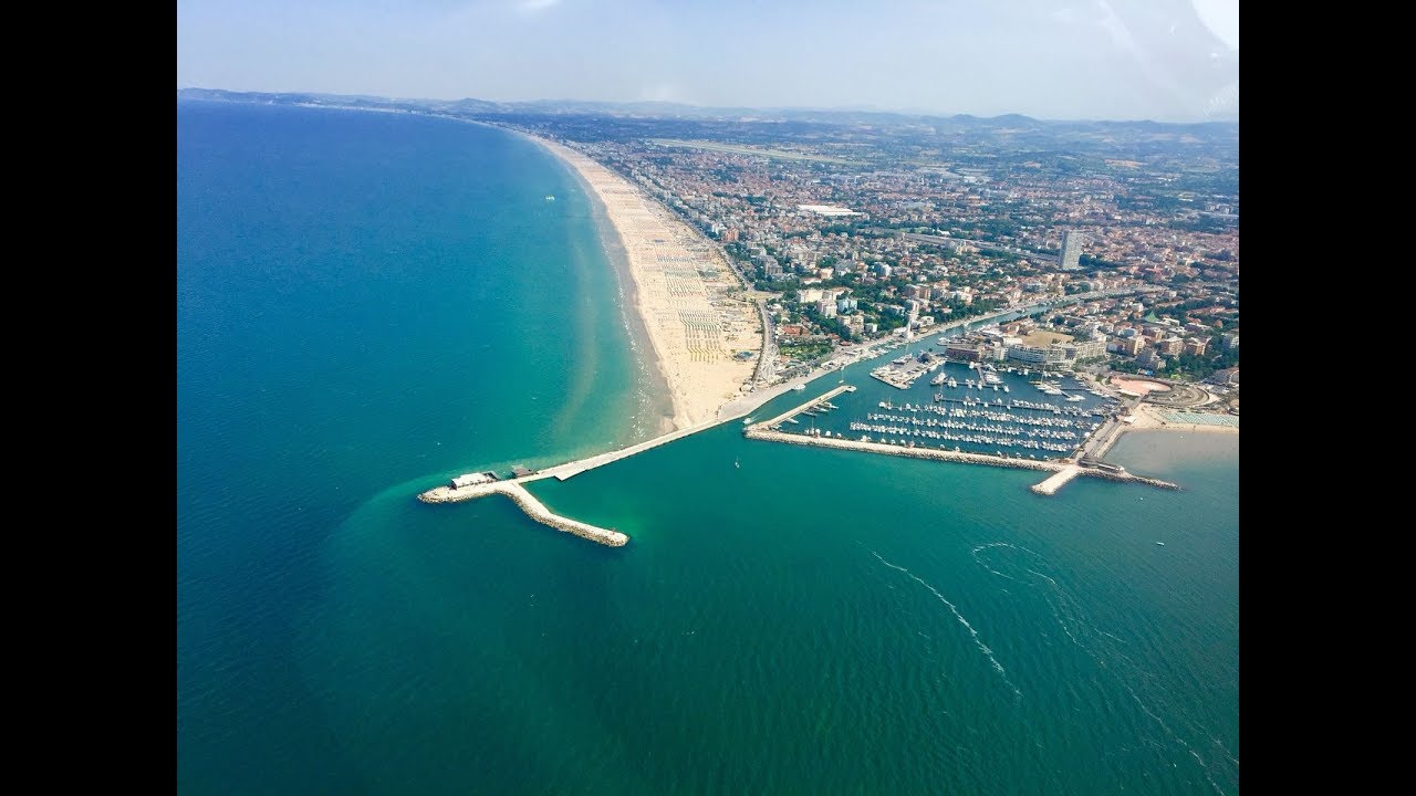 RIMINI BAGNO TIKI 26 | CIRINGUITO 26 | Gabriele Pagiarani