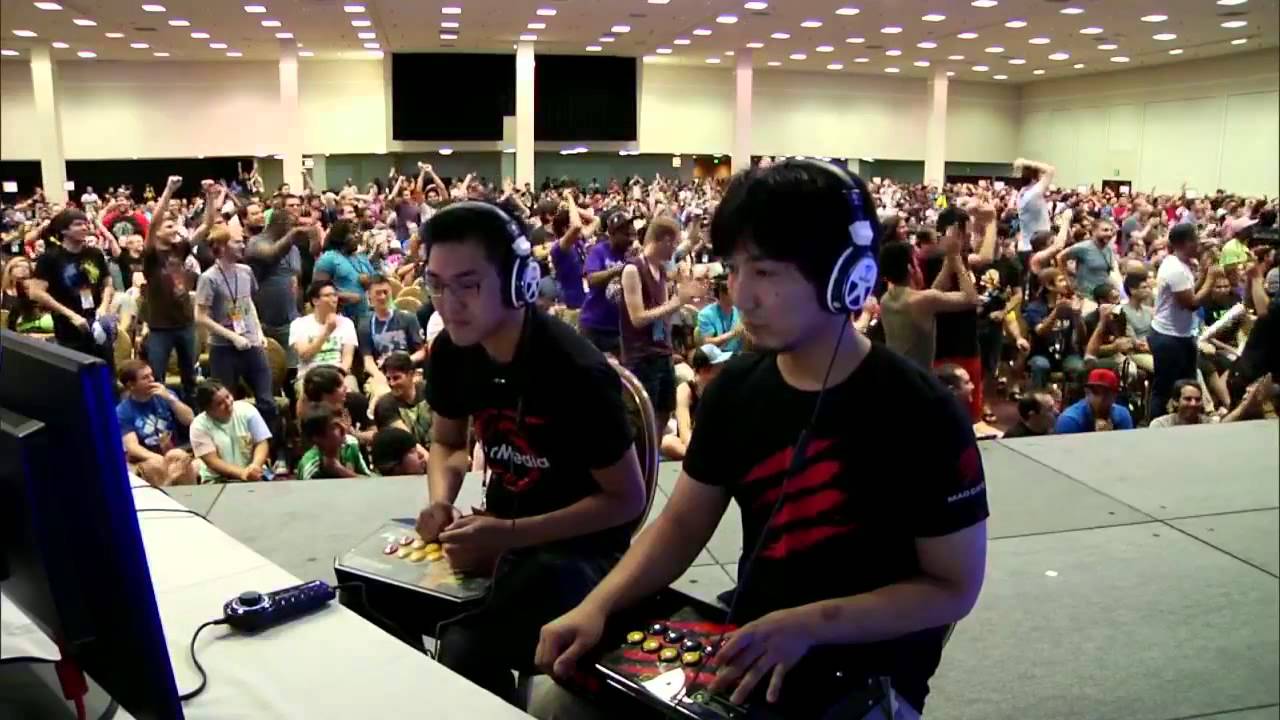 Daigo (Evil Ryu) vs Gamerbee (Elena) - EVO 2015 USF4