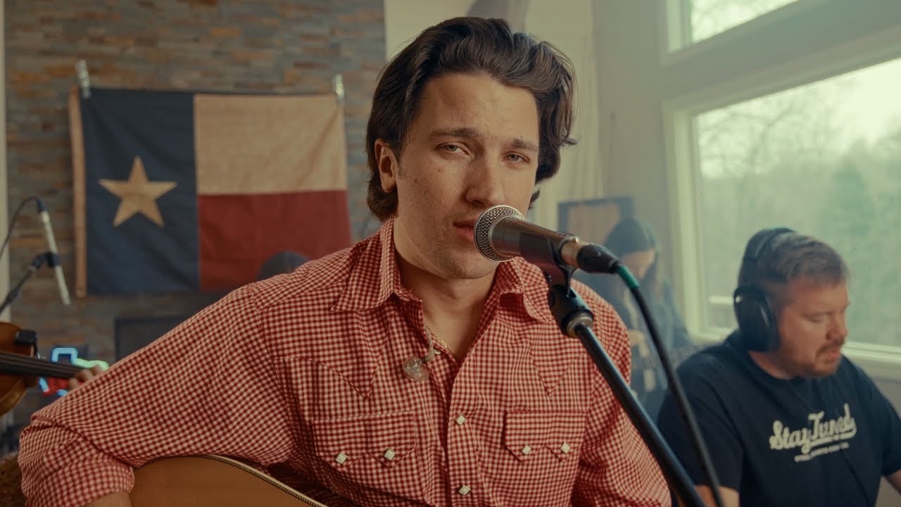 Drake Milligan - Just To See You Smile (Living Room Sessions)