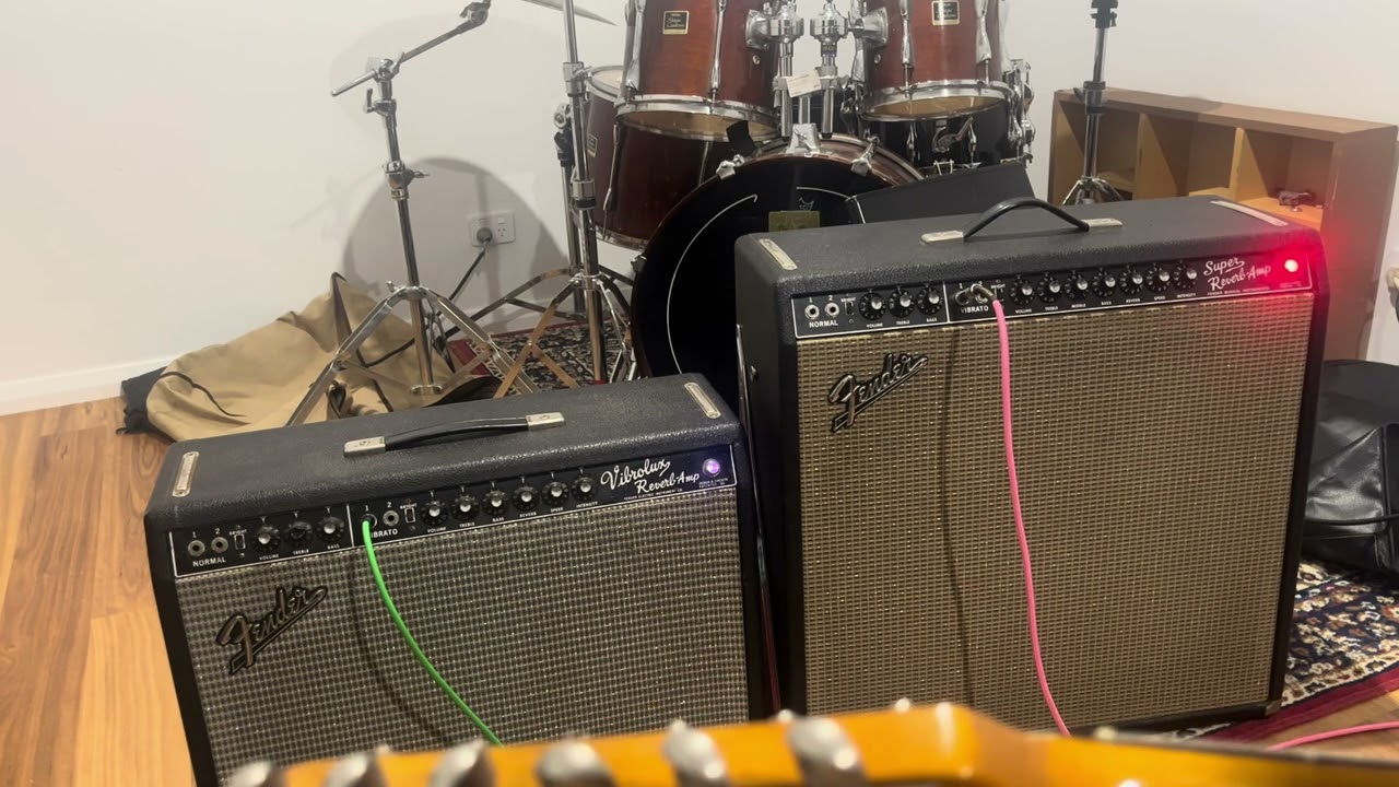 ‘65 Vibrolux Reverb vs ‘66 Super Reverb
