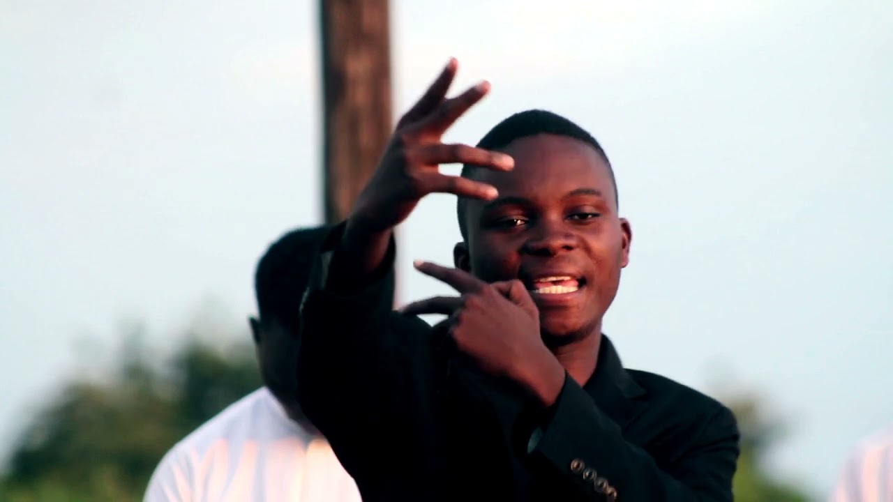 Malaza ft ichaikakila-Lesa alandwila (official video)