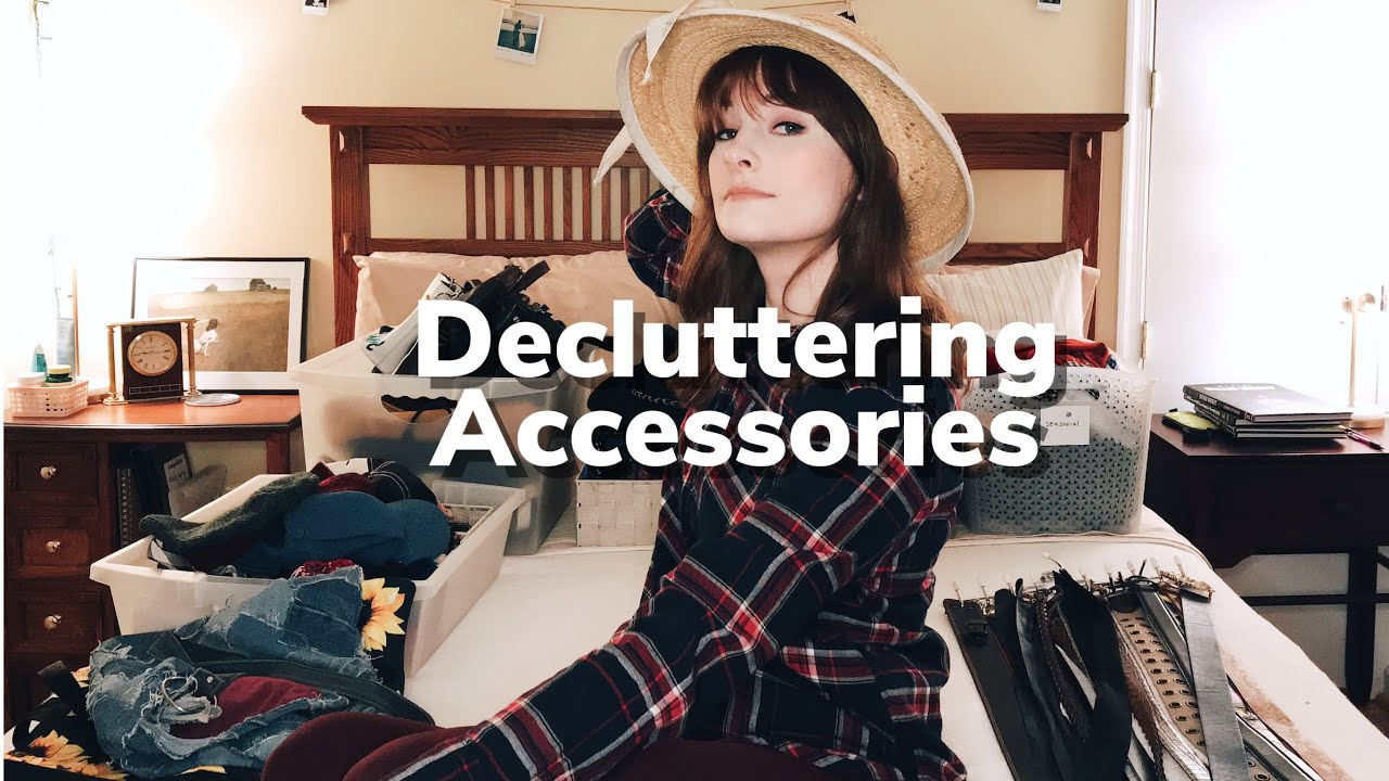 Decluttering my accessories; handbags, hats, scarves, etc. | Declutter & Mend