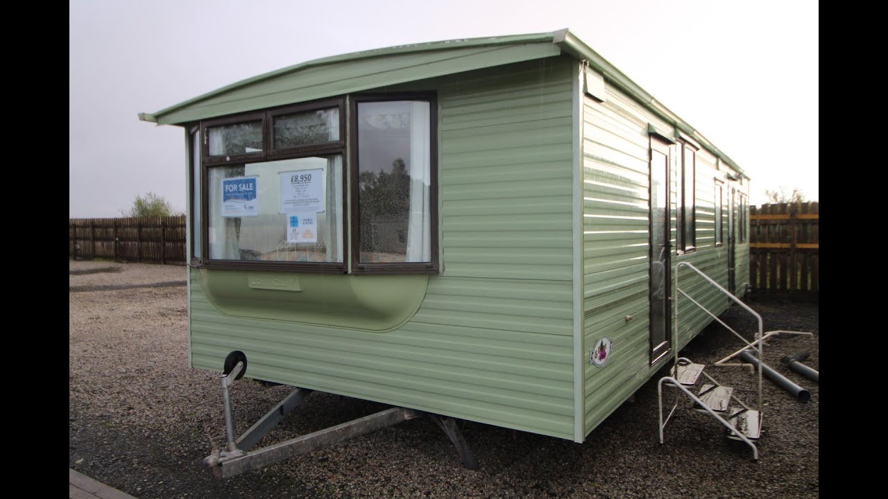 39800 Carnaby Claret 32x12 2 bed 2001